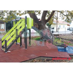 Σύνθετο όργανο με τριγωνικό πύργο, τσουλήθρα και μικτές αναρριχήσεις